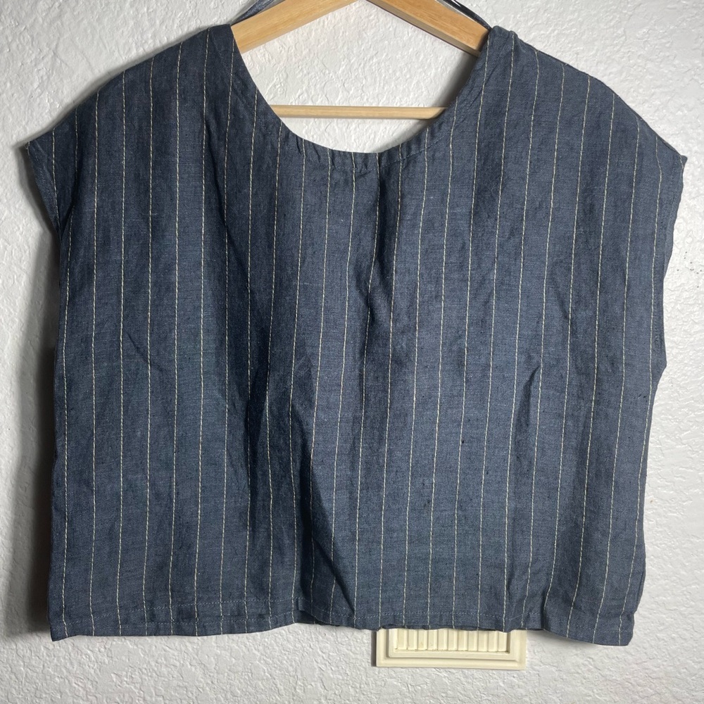Catherine Malandrino 100% Linen Pin Striped Blue Top Size S Crop Top Button Back